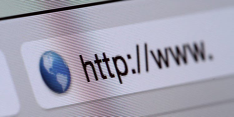 Navigating the Web of Deceit: How to Spot and Avoid Scam Websites